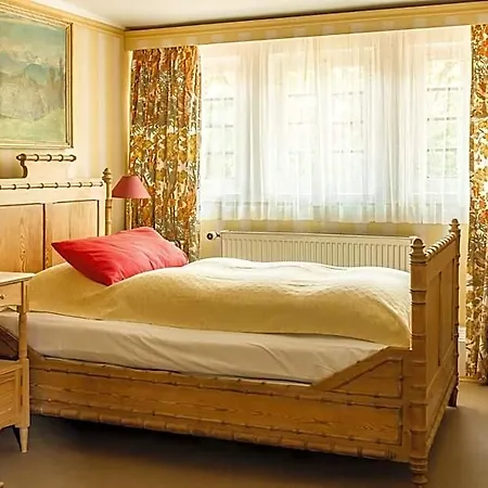 Schloss מלון 3*